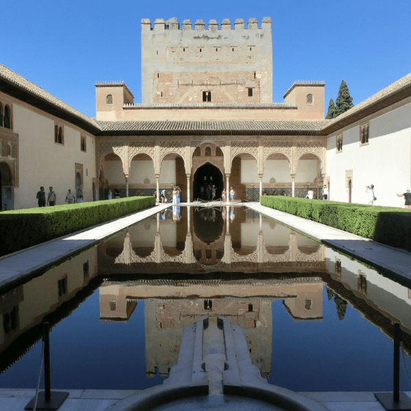 スペイン人気観光：アルハンブラ宮殿（グラナダ）