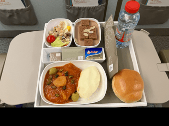 エミレーツ航空機内食エコノミークラスイメージ