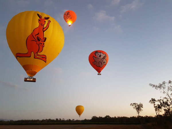 オーストラリア人気のオプショナルツアー：熱気球遊覧飛行
